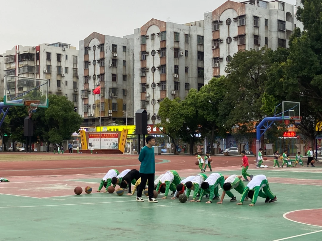 篮球训练技术动作视频下载教程_2